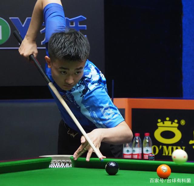 背后有着不 背后有着不